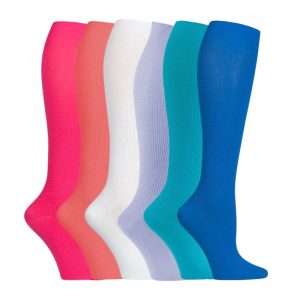 Plusieurs modèles de chaussettes de compression Cherokee couleur unie